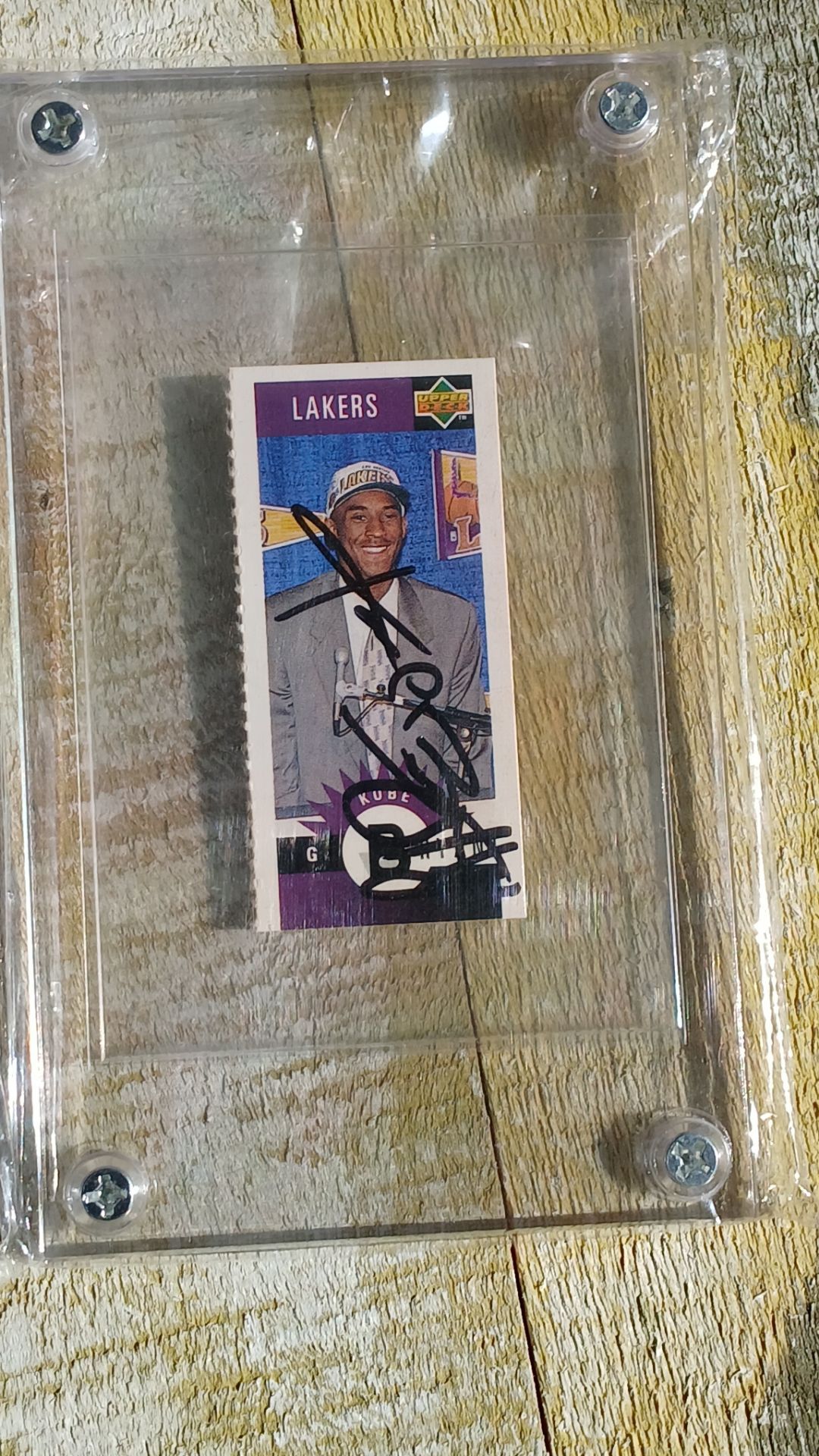 Kobe Bryant rc autographed