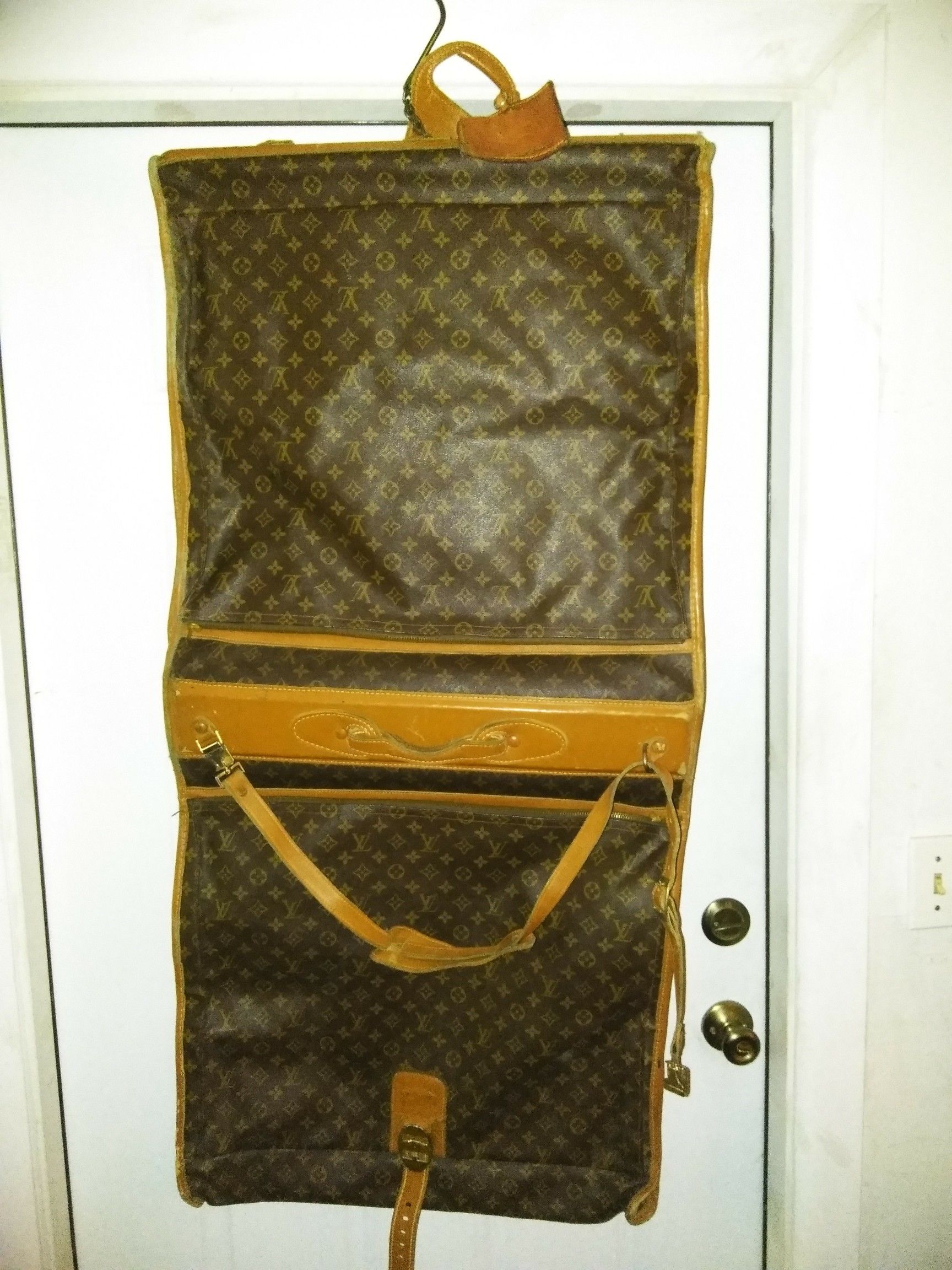 Louis Vuitton Vintage, AUTHENTIC LV Garment Bag In Excellent Condition! for  Sale in Litchfield Park, AZ - OfferUp