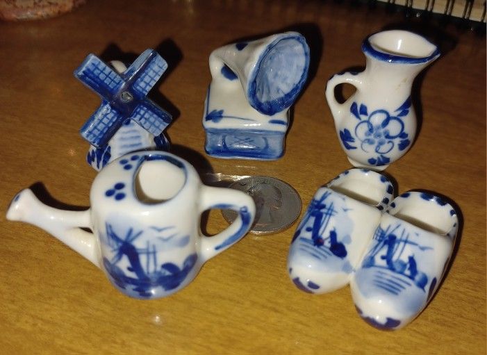 5x Mini Delft Blue Porcelain Enesco Figurines