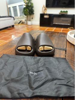 Yeezy Slides