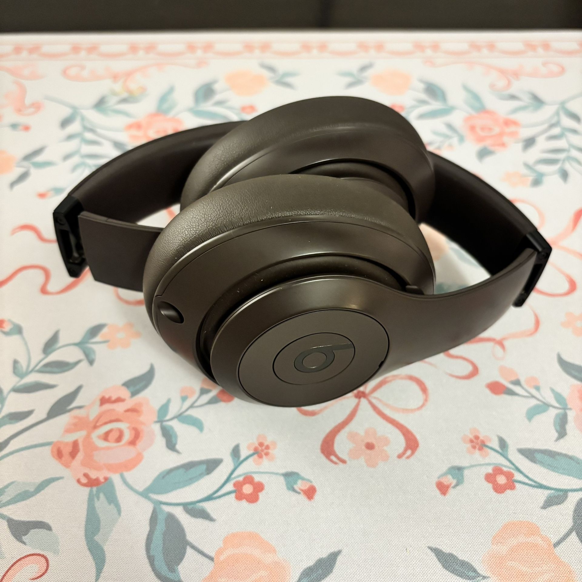 Brown Beats Studio Pros