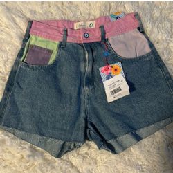 Shorts Small Size