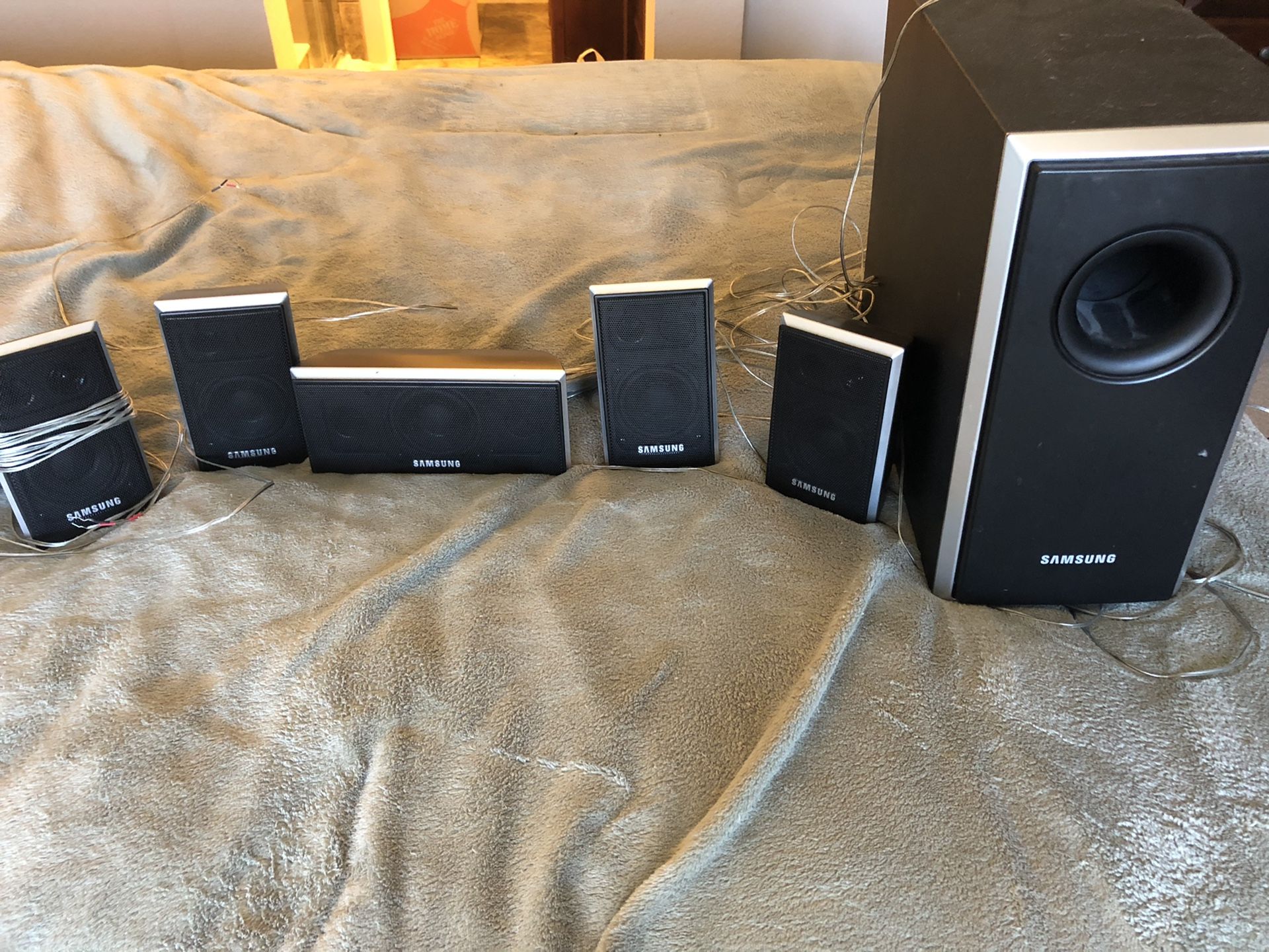 Samsung surround sound speakers
