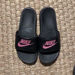 Womens Nike $6