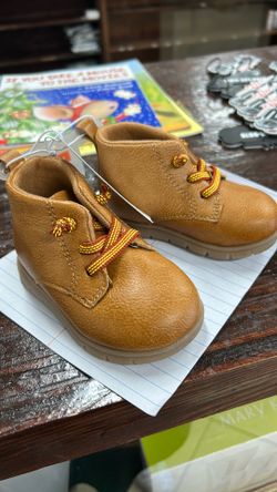 Baby boots Carter s size 4 new