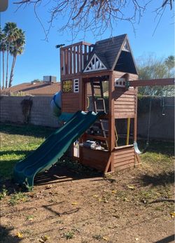 Playground set