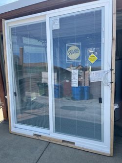 New patio door Pella with blinds vinyl size w70.3/4 h79.1/2  new construction $850