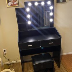 Makeup vanity