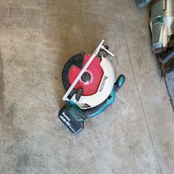 Makita XSS02 18V 6-1/2in. Circular Saw + 