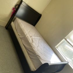 Twin Bed 