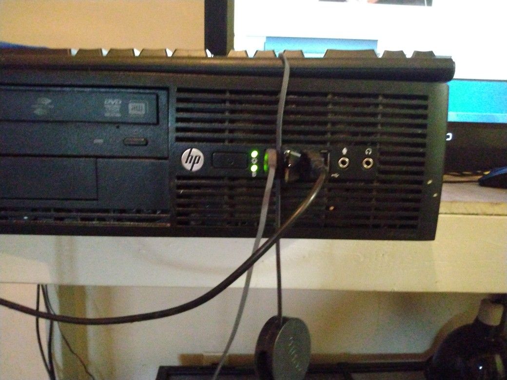 Hp Desktop With Dell 22 Monitor