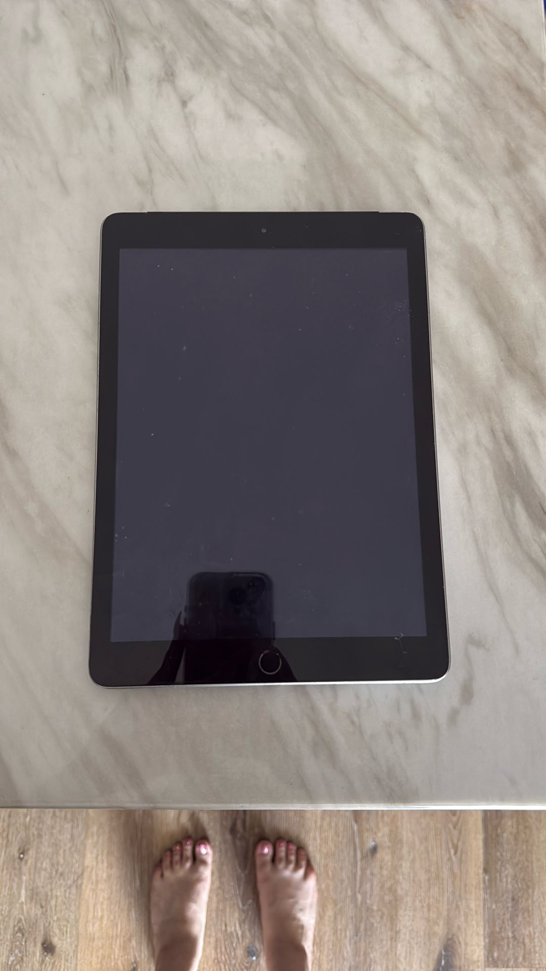 IPAD 5th GENERATION UNLOCKED