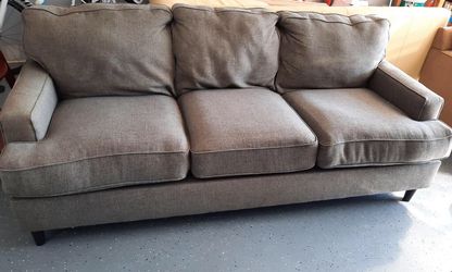 Couch Excellent condition and clean