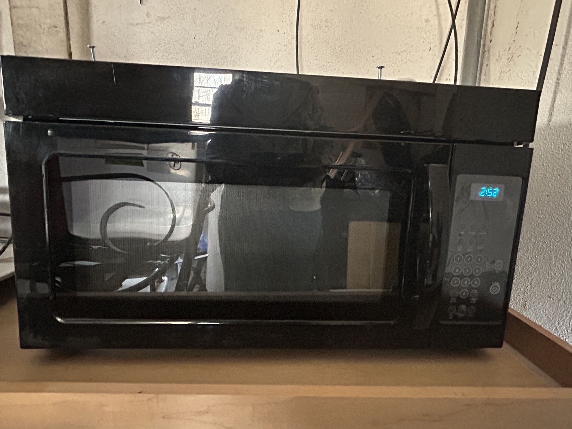 Whirlpool Over the Stove Microwave