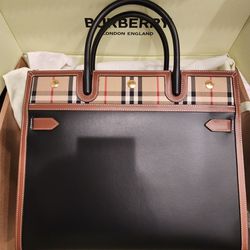 NEW w/ Tags: Large Burberry Title Bag. Retail $2890