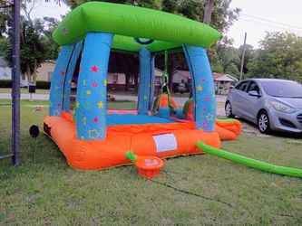 Bounce House w/ Blower!