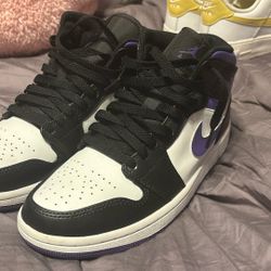 purple jordan’s hardly worn 