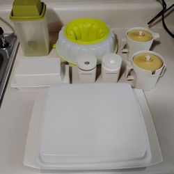 Assorted Tupperware Items 