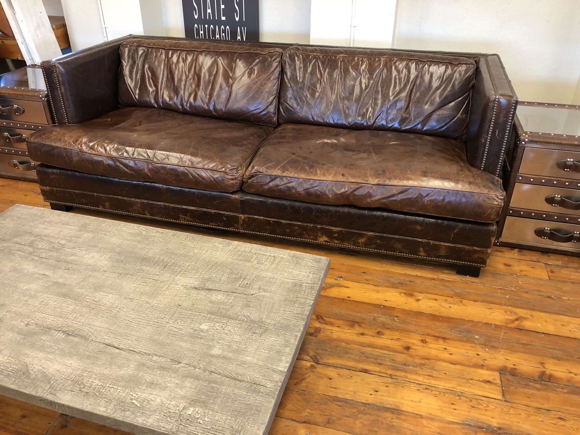 Restoration Hardware Easton Leather Sofa 9’ Classic (Cocoa Brompton)