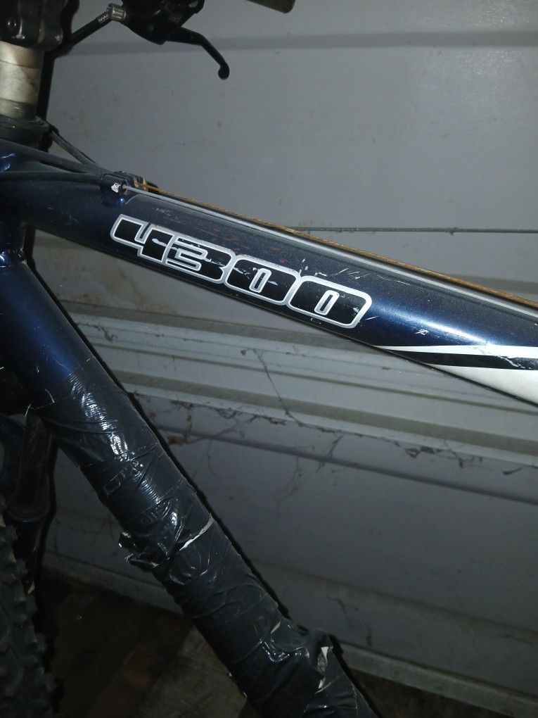 Trek 4300 Mountain Bike