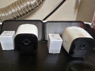 Arlo 100% wireless exterior cameras with solar chargers