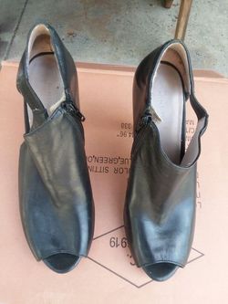 Women's shoes