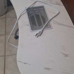 Manicure table