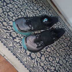 Kyrie Low 3 Moon