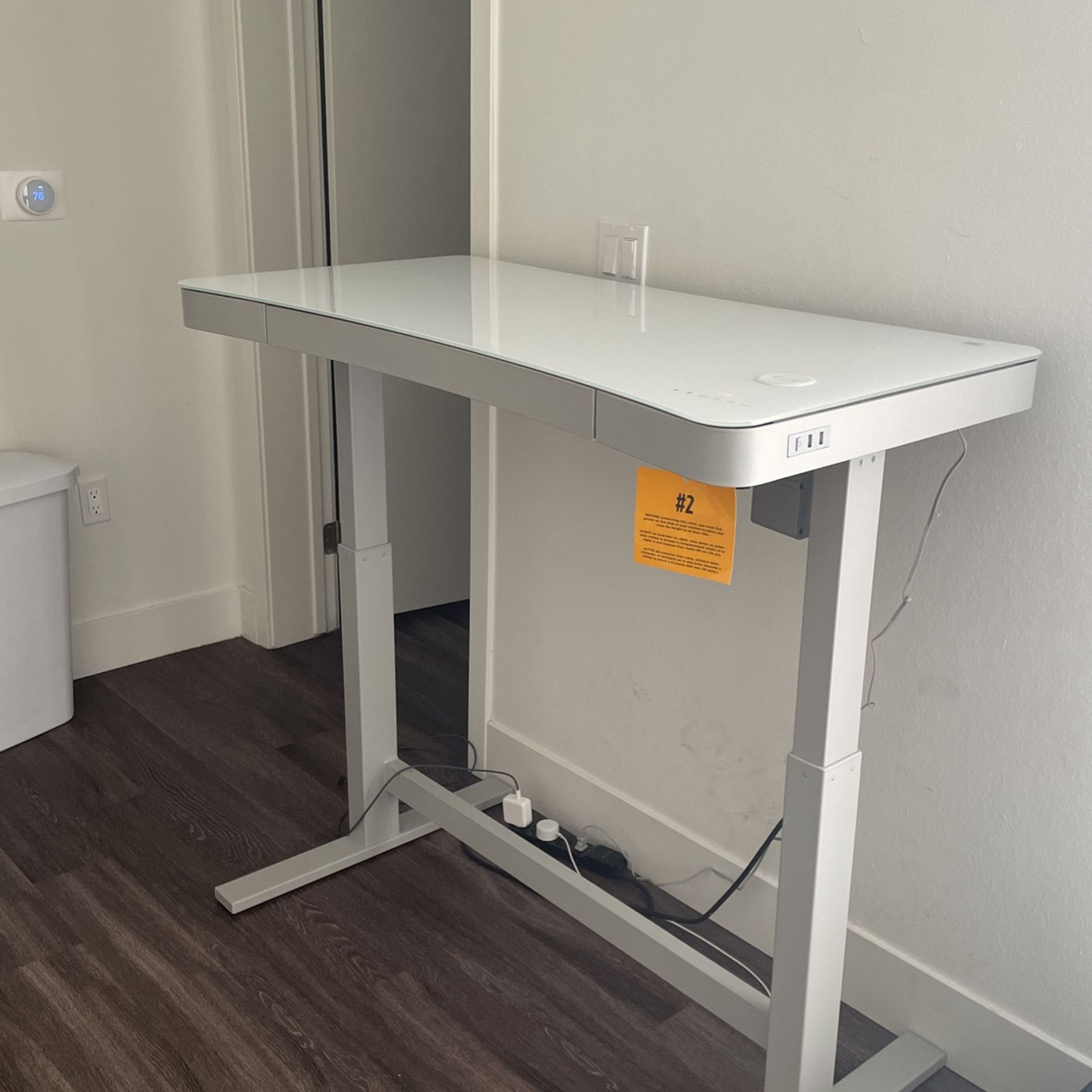 Tresanti Geller 47” Adjustable Height Desk for Sale in Santa Monica, CA