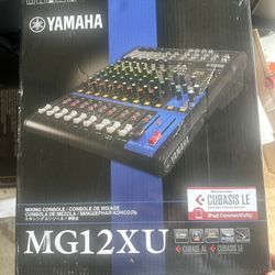 Yamaha Mixer 12 Chanels 