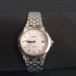 Ladies Seiko ..Stainless / Gold Bracelet