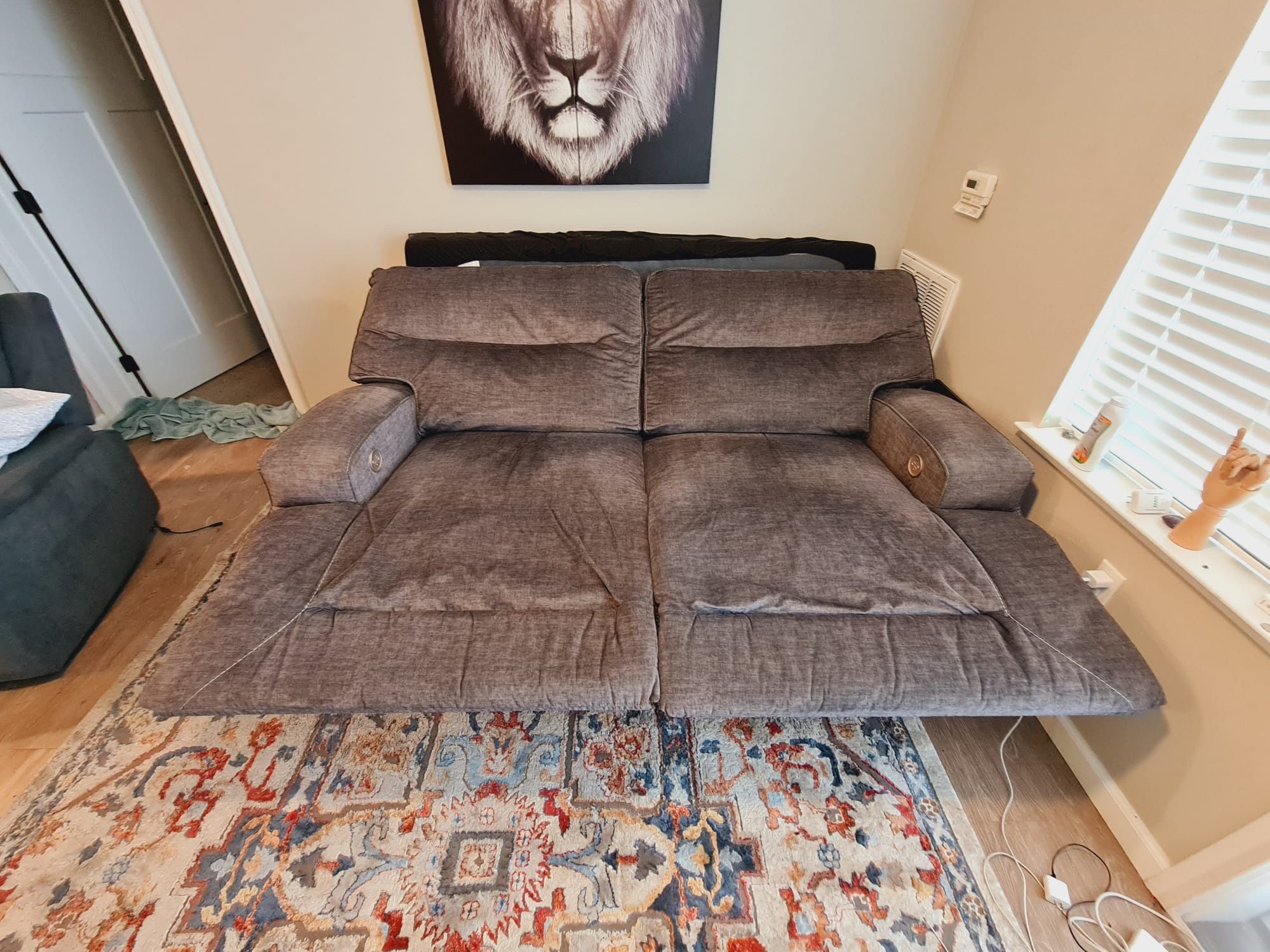 Electric Recliner Sofa With USB Charger for Sale in Petaluma, CA OfferUp
