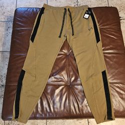 TLF Charger Joggers Lizard Mens Pants
