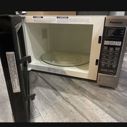 NEW microwave 