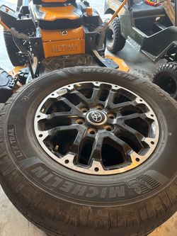 2023 Toyota tundra original rims /3tires