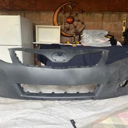 Toyota Camry SE 2010-2011 front bumper Nuevo