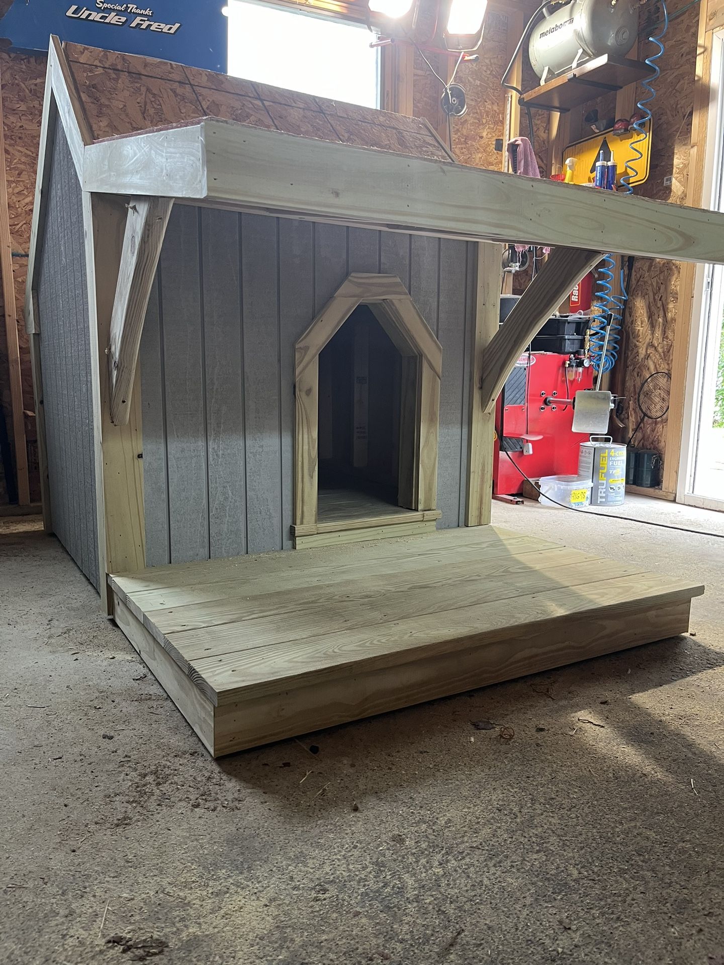 Dog House 