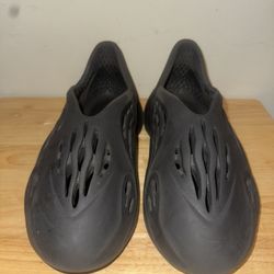 YEEZY FOAM RUNNERS | SIZE 10