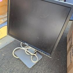 Lot Of 24 Laptop Working Chargers,5pcs Monitors,Keyboards,etc for Sale