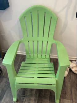 Green deck chair