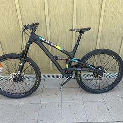 Yeti SB5+ Turq Switch Carbon Excellent Condition