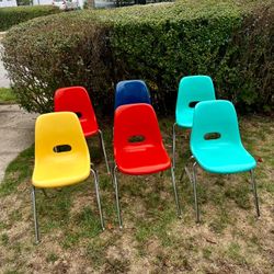 Retro MCM Fiberglass Chairs – Set of 5 – $250 OBO Haverhill, MA