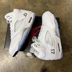 Jordan 5 metallic white 2026