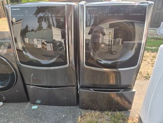 Lg Signature Washer And Dryer Set with pedestal Washer