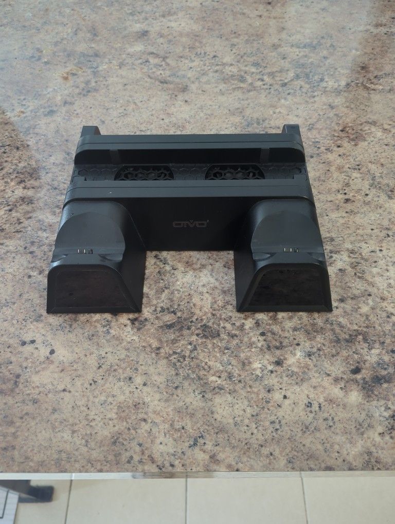 PS4 Stand With Controller Charger And Game Storage In Back