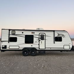 Jayco Baja Travel Trailer With 90 Gallon Water Tank