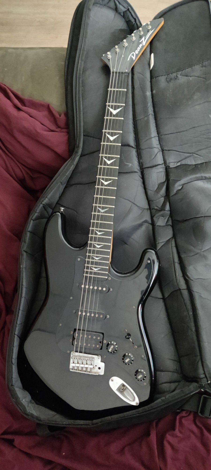 Deanz Jammer 2 Electric Guitar And Travel Case