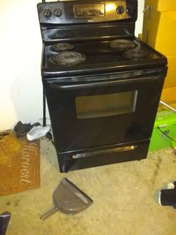 Kenmore black good condition electric range oven,
