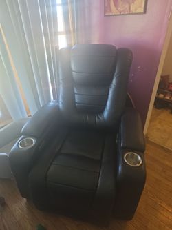 Black recliner electric chair with  u p s port