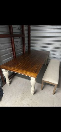 Like new Ashley furniture Dining set